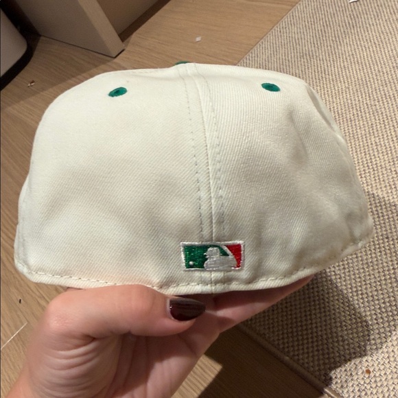 New‎ Era Cream New York Yankees Chrome 59FIFTY Men’s Fitted Hat Brand new - Picture 7 of 9